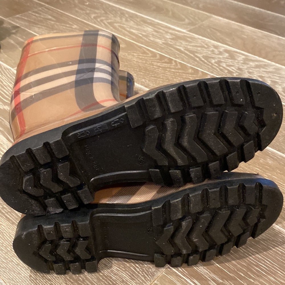 Burberry Rainboots - Picture 11 of 13